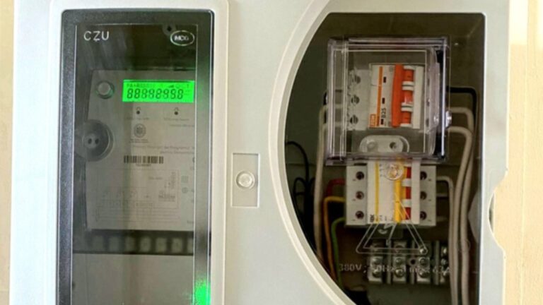 Около 20 тыс. жителям установят умные счетчики электроэнергии Около 20 тыс. жителям установят умные счетчики электроэнергии