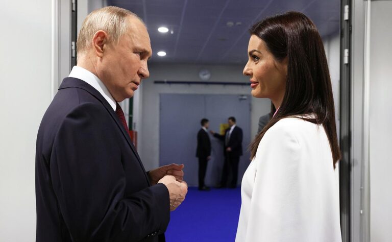 Башкан поздравила Путина с победой на выборах президента РФ Башкан поздравила Путина с победой на выборах президента РФ
