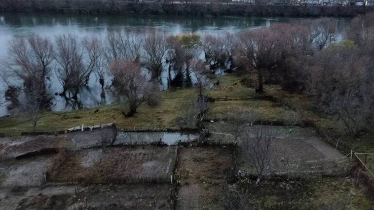 Гидрологи объявили оранжевый код опасности из-за роста уровня воды в Днестре Гидрологи объявили оранжевый код опасности из-за роста уровня воды в Днестре