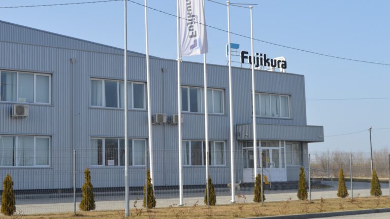 Компания Fujikura закрывает фабрику в Комрате. Работу потеряют более 100 человек Компания Fujikura закрывает фабрику в Комрате. Работу потеряют более 100 человек