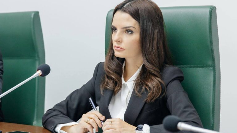 Евгения Гуцул о закрытии телеканала Canal 5: «Жителей лишают свободы слова и плюрализма мнений» Евгения Гуцул о закрытии телеканала Canal 5: «Жителей лишают свободы слова и плюрализма мнений»