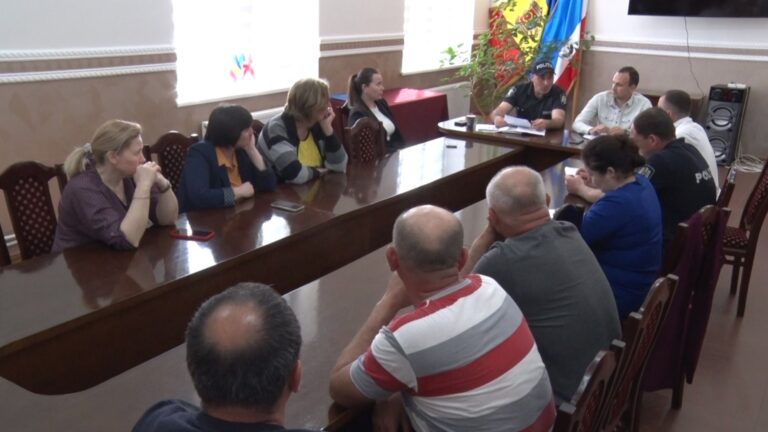 /Видео/ В селе Чок-Майдан прошло заседание совета безопасности. Обсуждались основные проблемы жителей /Видео/ В селе Чок-Майдан прошло заседание совета безопасности. Обсуждались основные проблемы жителей