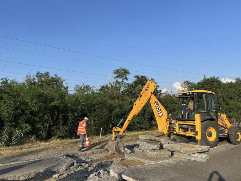НА ТРАССЕ M5 В СТРАШЕНСКОМ РАЙОНЕ ИЗ-ЗА ЖАРЫ ПОДНЯЛИСЬ БЕТОННЫЕ ПЛИТЫ