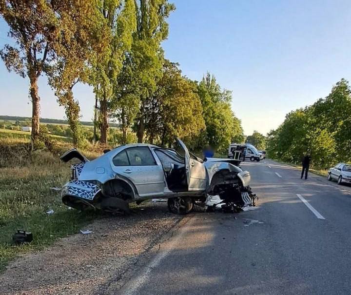 СМЕРТЕЛЬНОЕ ДТП ВБЛИЗИ СЕЛА РУСЕНЫ: ПОГИБЛА 21-ЛЕТНЯЯ ДЕВУШКА