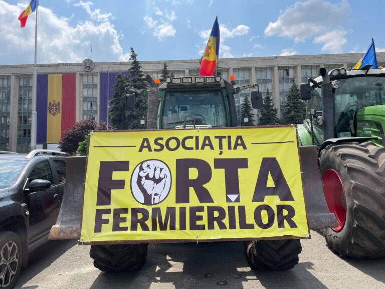ФЕРМЕРЫ ОБВИНИЛИ ДОРИНА РЕЧАНА ВО ЛЖИ О ПОМОЩИ АГРАРИЯМ ФЕРМЕРЫ ОБВИНИЛИ ДОРИНА РЕЧАНА ВО ЛЖИ О ПОМОЩИ АГРАРИЯМ