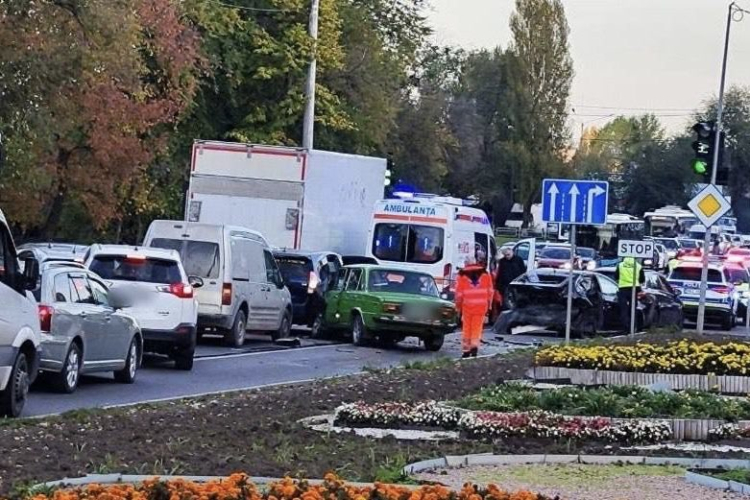 СМЕРТЕЛЬНАЯ АВАРИЯ В СТОЛИЦЕ: ЧЕТЫРЕ АВТОМОБИЛЯ СТОЛКНУЛИСЬ, ОДИН ВОДИТЕЛЬ ПОГИБ