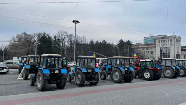 ФЕРМЕРЫ ЖДУТ, ЧТО НОВЫЙ МИНИСТР ЗАМОРОЗИТ ДОЛГИ ПЕРЕД БАНКАМИ