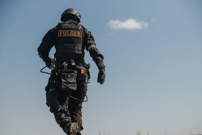 УЧЕНИЯ ОТРЯДА СПЕЦНАЗА FULGER: ЖИТЕЛЕЙ ПРОСЯТ НЕ ПАНИКОВАТЬ УЧЕНИЯ ОТРЯДА СПЕЦНАЗА FULGER: ЖИТЕЛЕЙ ПРОСЯТ НЕ ПАНИКОВАТЬ