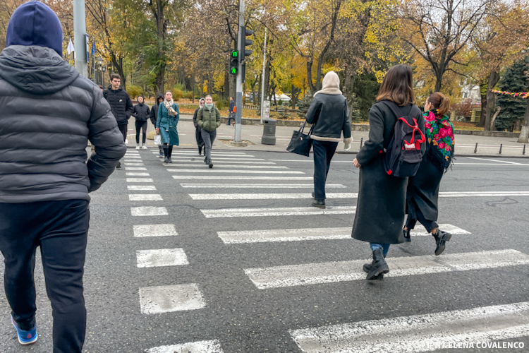 КАЖДЫЙ ЧЕТВЕРТЫЙ РАБОТНИК ЗАРАБАТЫВАЕТ ДО 7000 ЛЕЕВ КАЖДЫЙ ЧЕТВЕРТЫЙ РАБОТНИК ЗАРАБАТЫВАЕТ ДО 7000 ЛЕЕВ