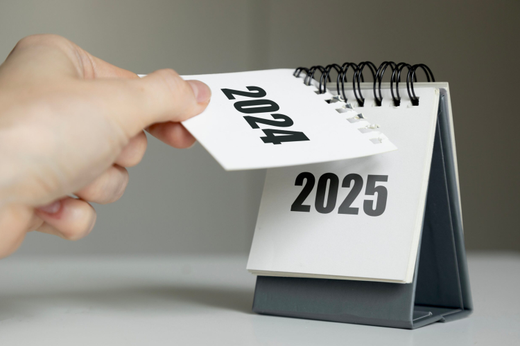 КАЛЕНДАРЬ ВЫХОДНЫХ ДНЕЙ В МОЛДОВЕ НА 2025 ГОД