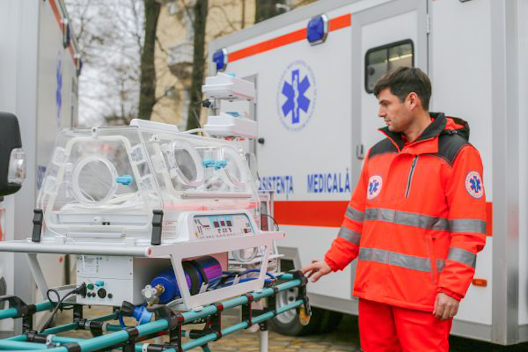 ЮНФПА ПЕРЕДАЛ ТРИ МОБИЛЬНЫЕ МАШИНЫ ИНТЕНСИВНОЙ ТЕРАПИИ ДЛЯ НОВОРОЖДЕННЫХ