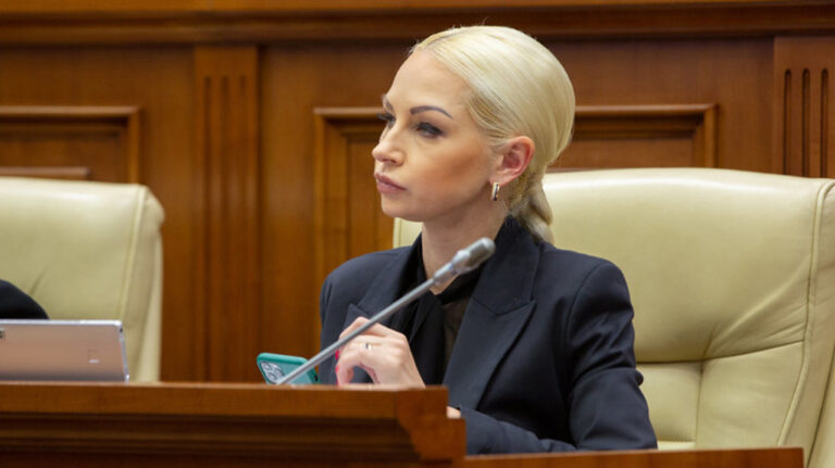 МАРИНА ТАУБЕР ЗАЯВИЛА О ФИЗИЧЕСКОМ НАПАДЕНИИ СО СТОРОНЫ ДЕПУТАТА PAS В ПАРЛАМЕНТЕ