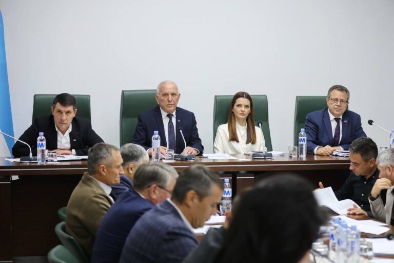 ДЕПУТАТЫ ГАГАУЗИИ ВНОВЬ ОБРАТИЛИСЬ К ПАРЛАМЕНТУ МОЛДОВЫ ПО ВОПРОСУ ВВОЗА ГУМАНИТАРНОЙ ПОМОЩИ ИЗ РОССИИ ДЕПУТАТЫ ГАГАУЗИИ ВНОВЬ ОБРАТИЛИСЬ К ПАРЛАМЕНТУ МОЛДОВЫ ПО ВОПРОСУ ВВОЗА ГУМАНИТАРНОЙ ПОМОЩИ ИЗ РОССИИ