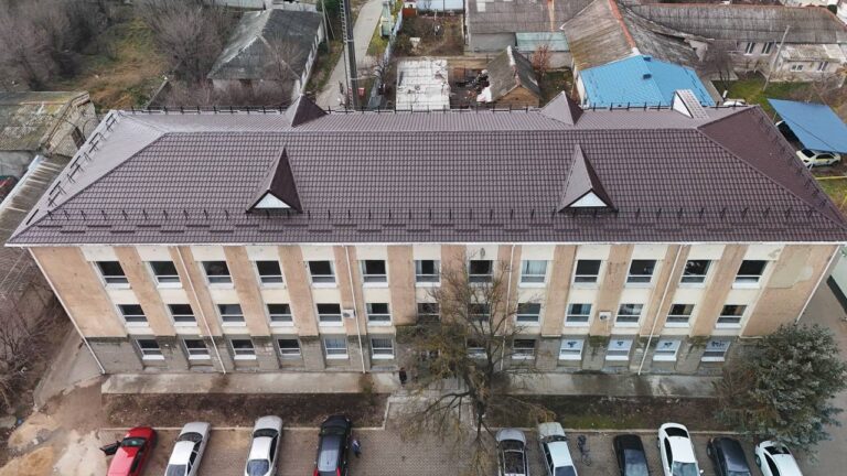 В ЧАДЫР-ЛУНГЕ ЗАВЕРШЕНА РЕКОНСТРУКЦИЯ КРОВЛИ ДОМА ТВОРЧЕСТВА: ПРОЕКТ НА БОЛЕЕ ЧЕМ 1 МИЛЛИОН ЛЕЕВ