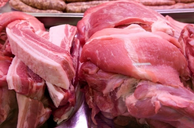 ЕЩЕ ОДИН РЫНОК В МОЛДОВЕ ДОПУСТИЛ В ПРОДАЖУ МЯСО СВИНИНЫ ИЗ НЕЛЕГАЛЬНОГО ОБОРОТА