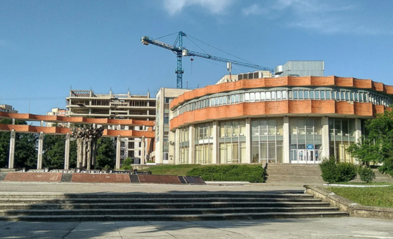 МОЛДАВСКАЯ ЖЕЛЕЗНАЯ ДОРОГА ПРЕДЛОЖИЛА ПРОДАТЬ ДВОРЕЦ ЖЕЛЕЗНОДОРОЖНИКОВ